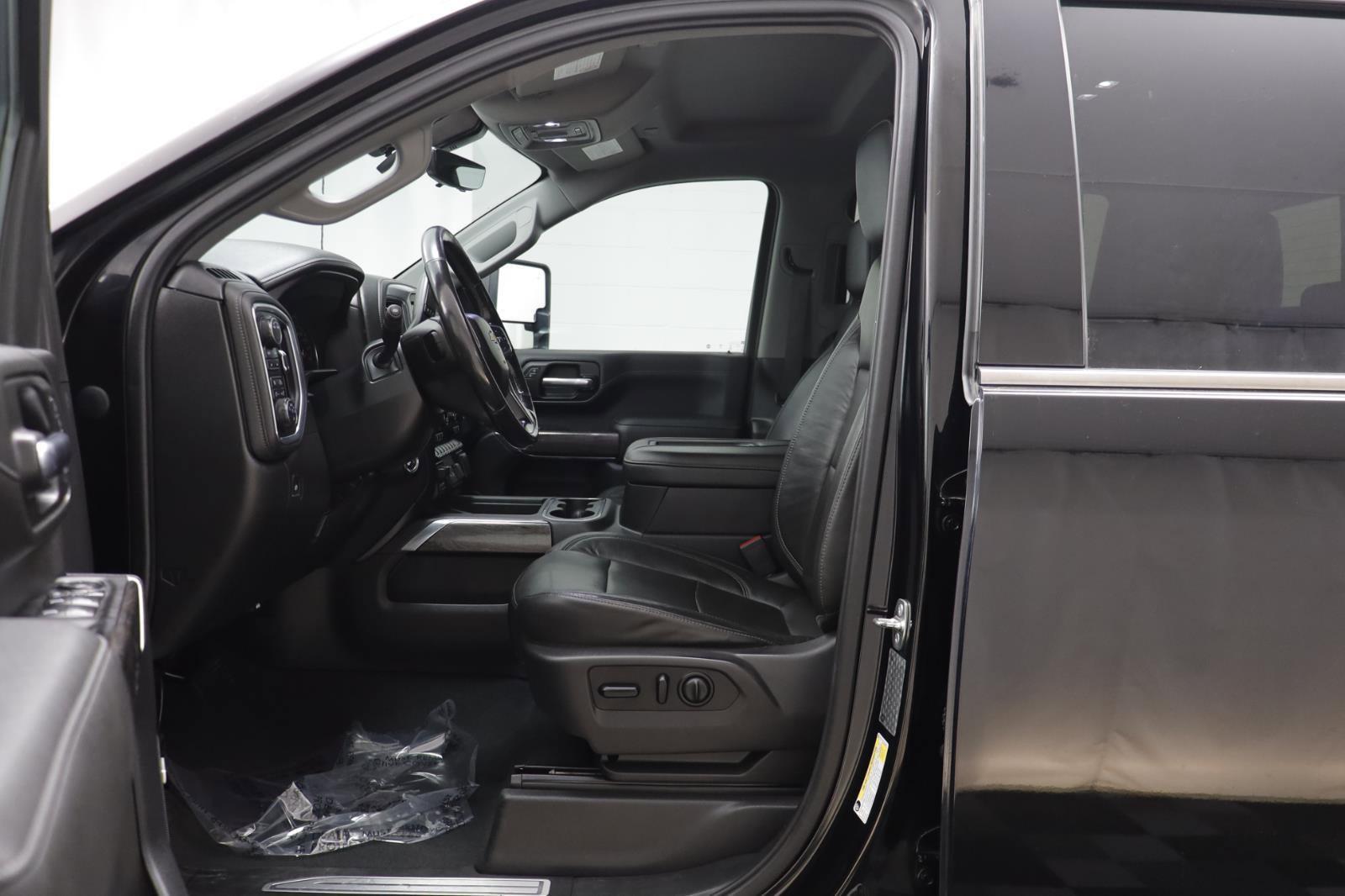 Used 2020 Chevrolet Silverado 3500 LTZ w/ LTZ Plus Package image 6