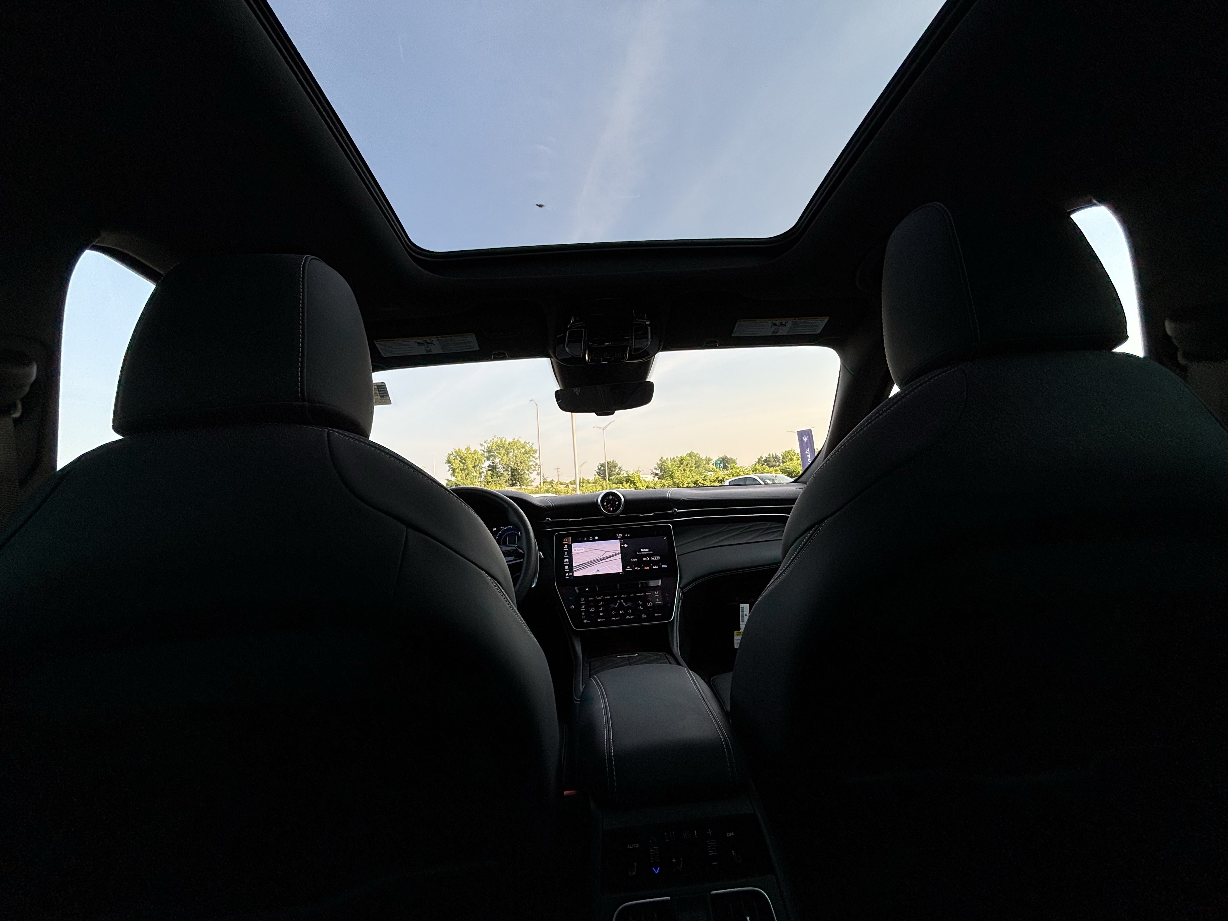 Used 2025 Maserati Grecale Folgore AWD/4WD image 46