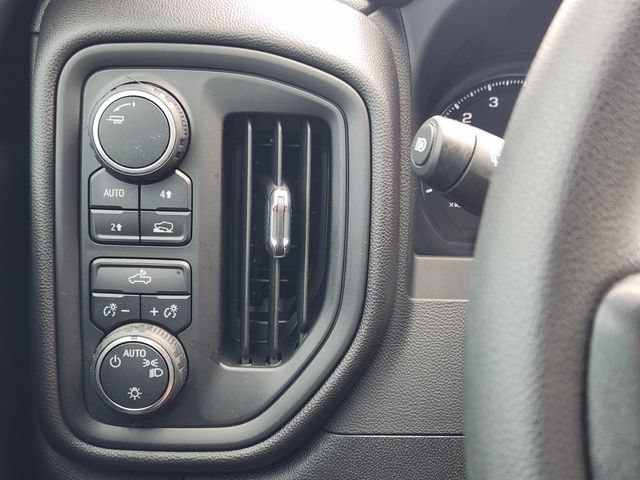 Used 2025 Chevrolet Silverado 1500 Custom w/ Turbomax Blackout Package AWD/4WD image 23