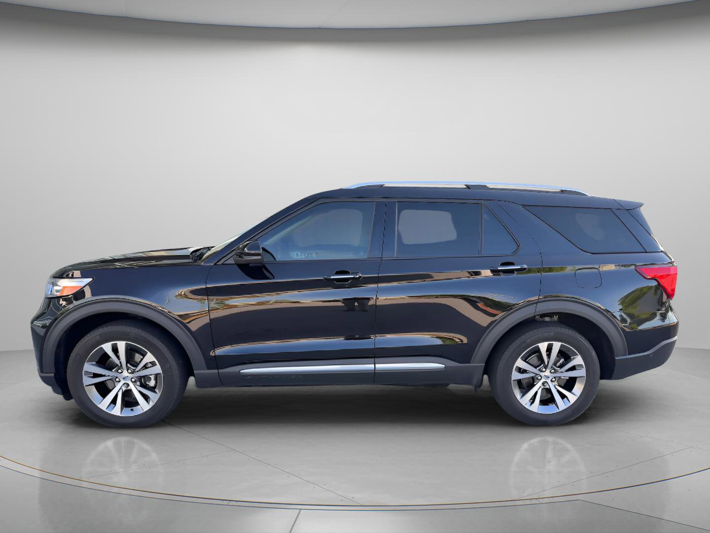 Used 2020 Ford Explorer Platinum w/ Premium Technology Package image 5