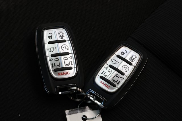 Used 2024 Chrysler Voyager LX image 30