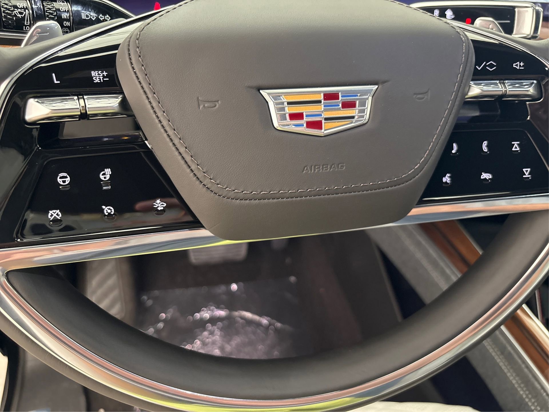 New 2025 Cadillac Escalade ESV Sport Platinum image 19