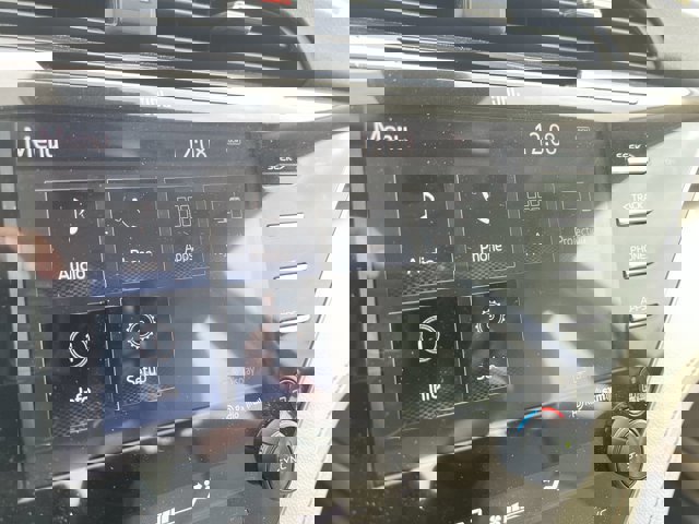 Used 2018 Toyota Camry XLE image 14