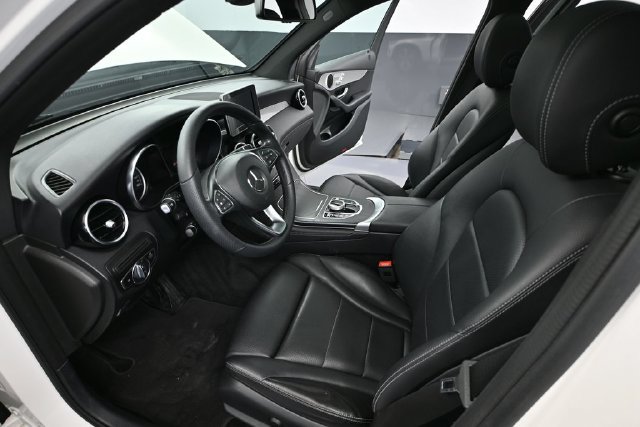 Used 2019 Mercedes-Benz GLC 300 image 17