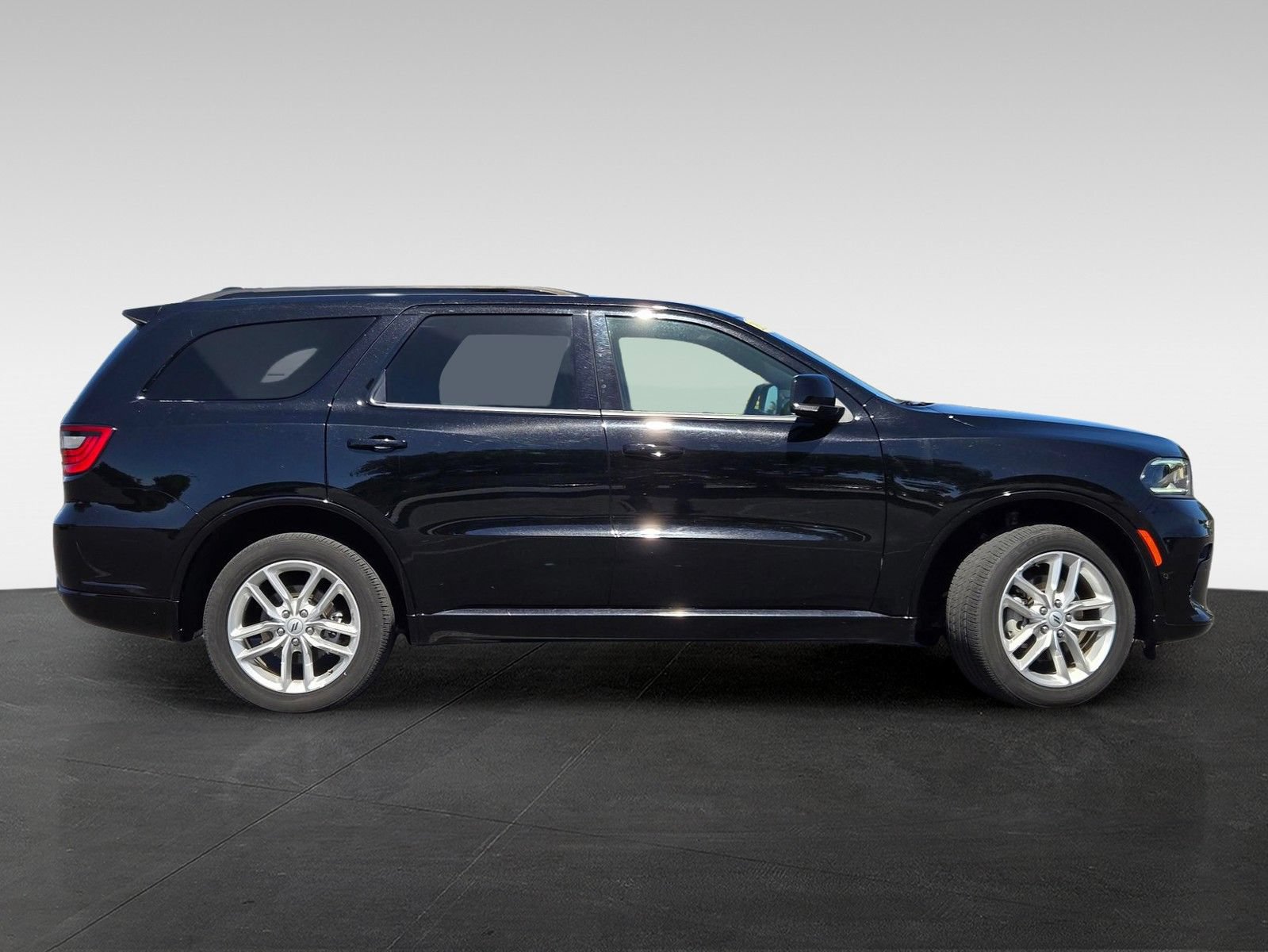 Used 2025 Dodge Durango GT AWD/4WD image 3
