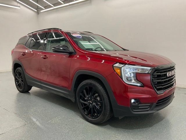 Used 2024 GMC Terrain SLT w/ Elevation Edition AWD/4WD image 8