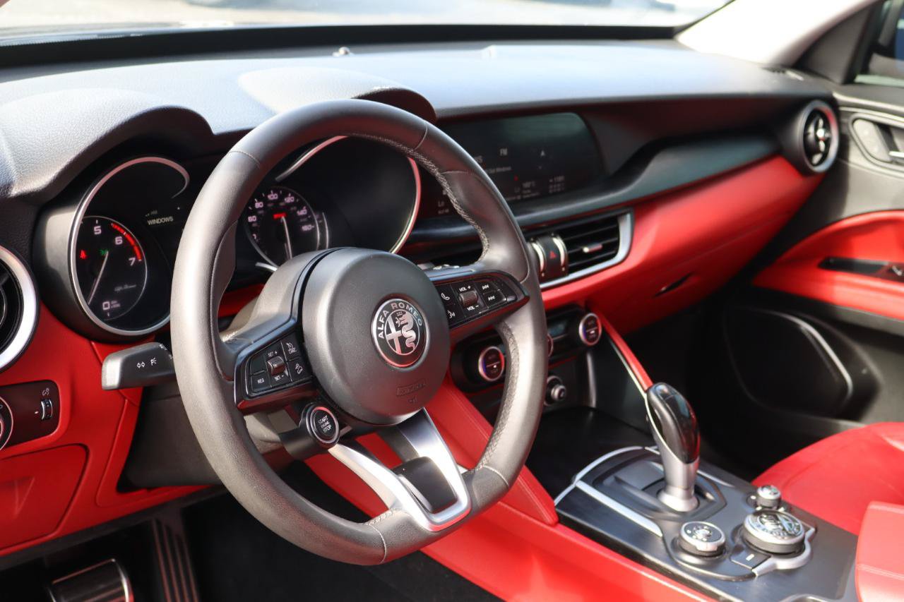 Used 2018 Alfa Romeo Stelvio AWD image 12