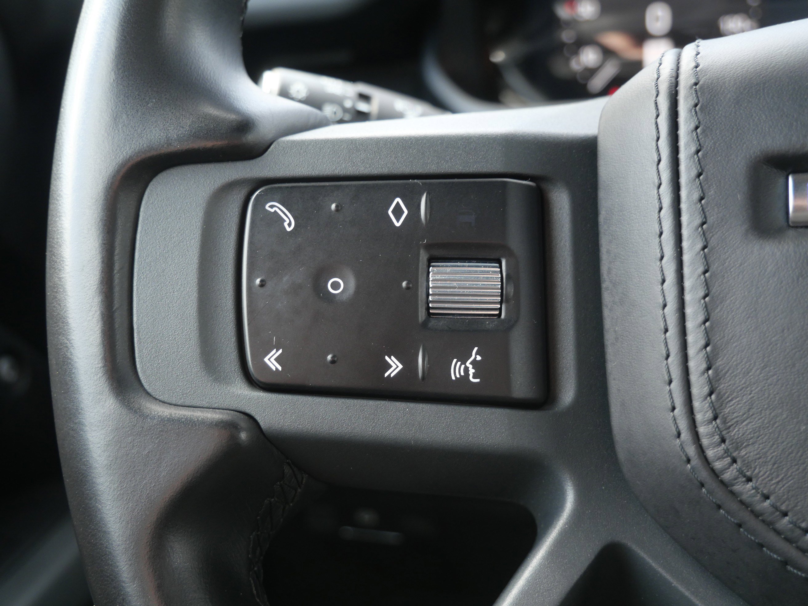 Certified 2023 Land Rover Defender 130 X AWD/4WD image 20