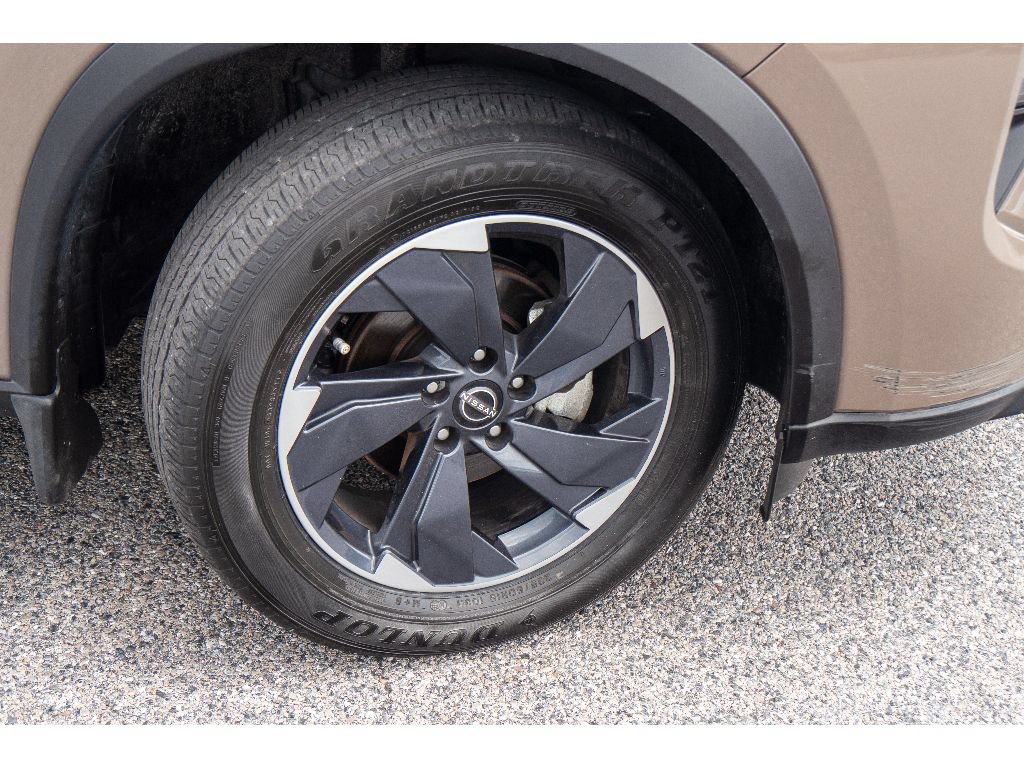 Used 2024 Nissan Rogue SV w/ SV Premium Package AWD/4WD image 30