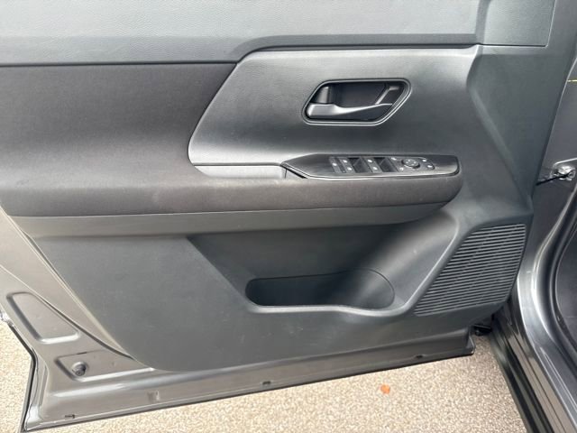 Used 2025 Nissan Kicks S image 9