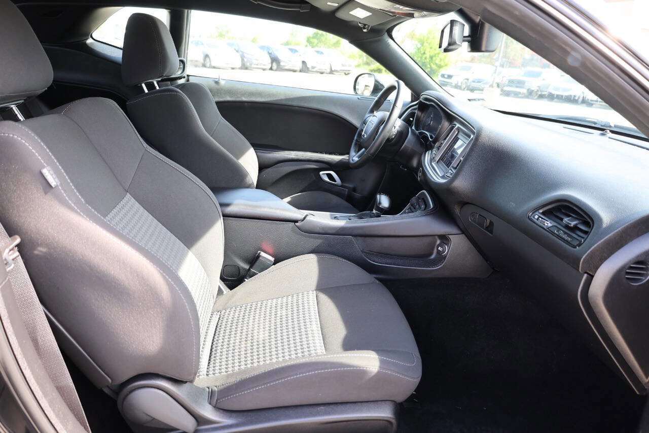 Used 2021 Dodge Challenger GT w/ Blacktop Package AWD/4WD image 15