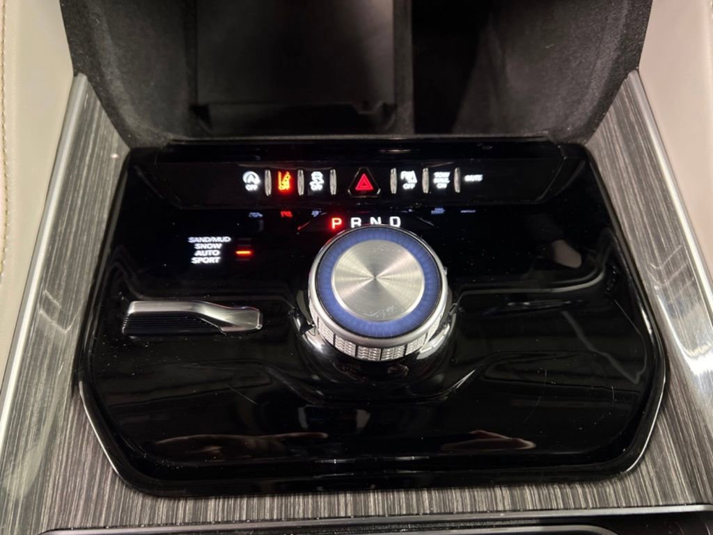 Used 2022 Jeep Wagoneer Series II w/ Flexible Seating Group image 16