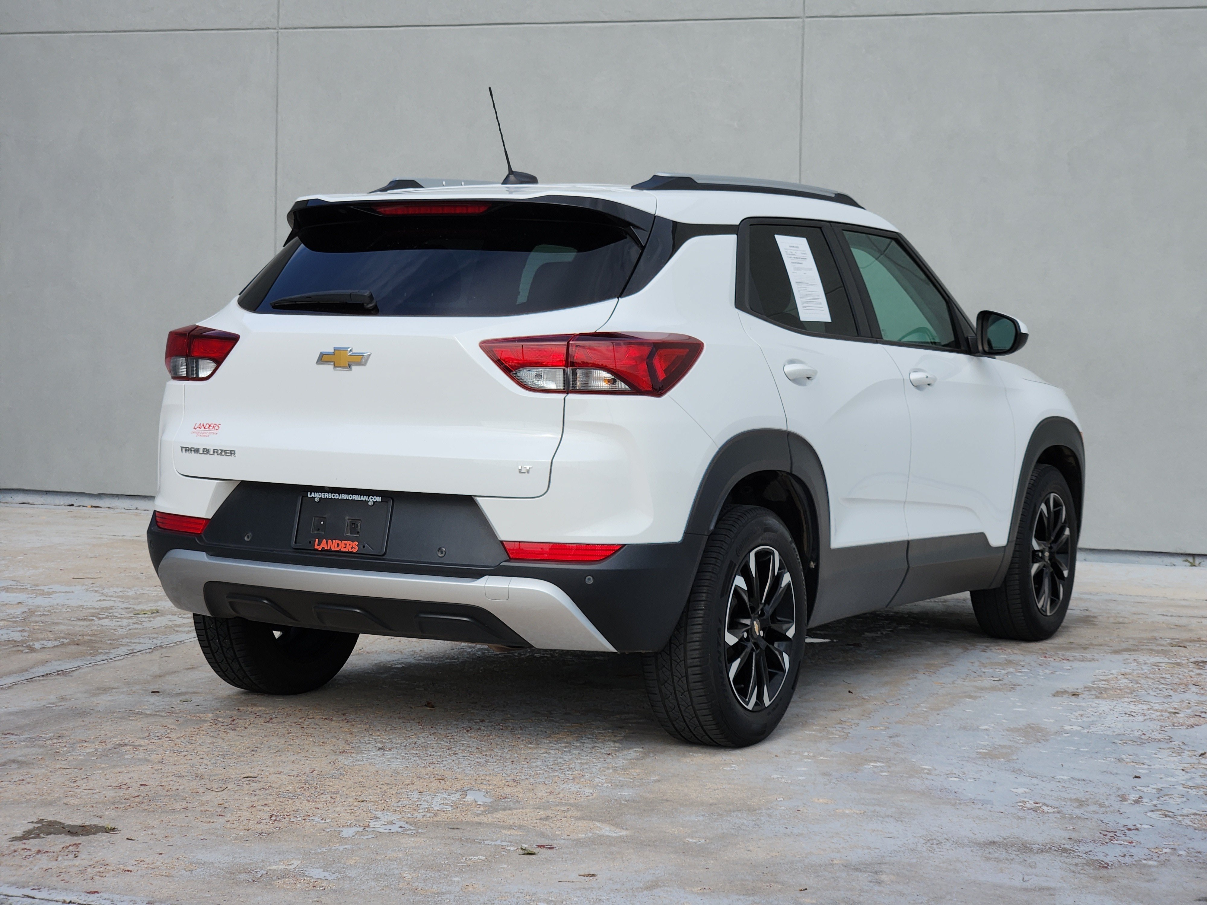 Used 2022 Chevrolet TrailBlazer LT w/ Convenience Package FWD image 8