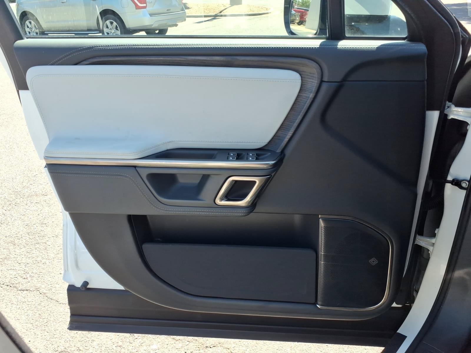 Used 2024 Rivian R1S Adventure AWD/4WD image 43