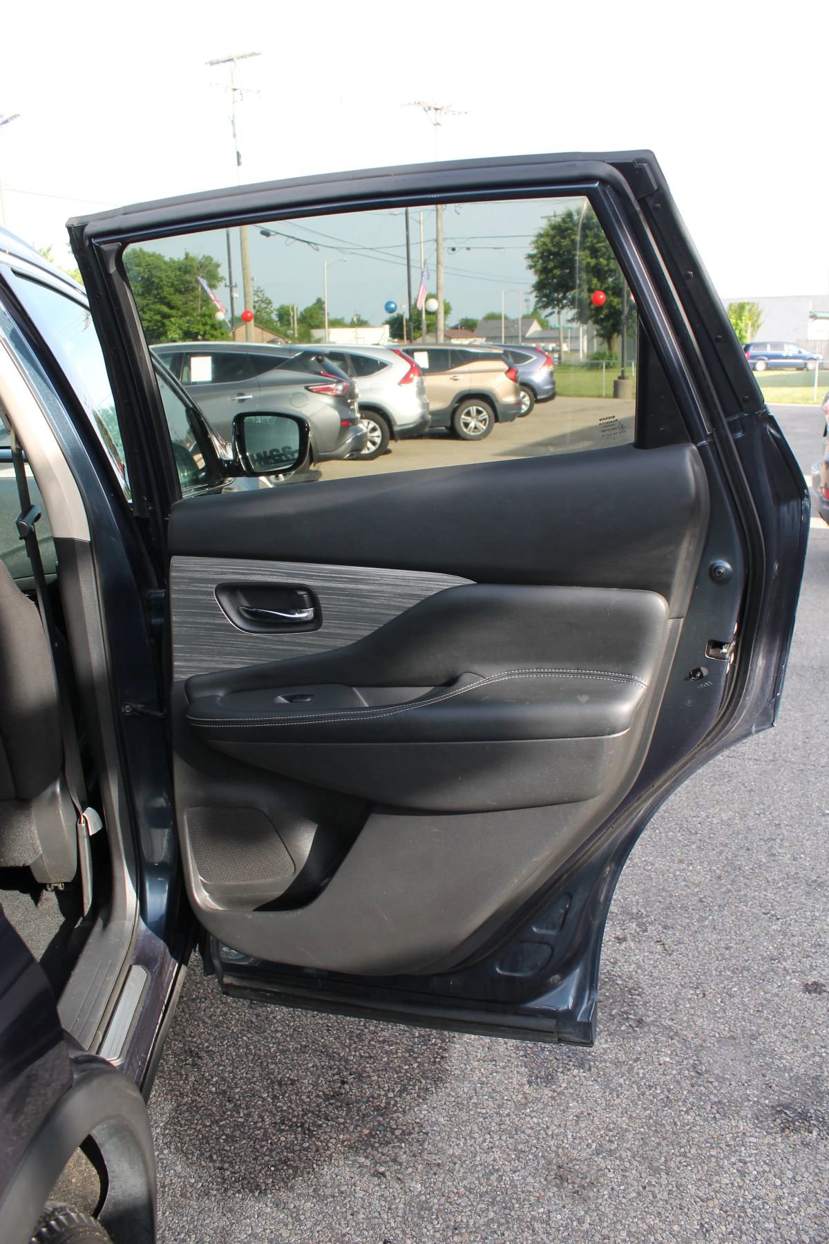 Used 2015 Nissan Murano SV AWD/4WD image 18