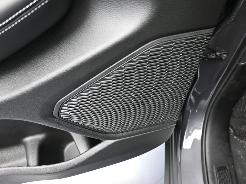 New 2025 Jeep Grand Cherokee Altitude image 15