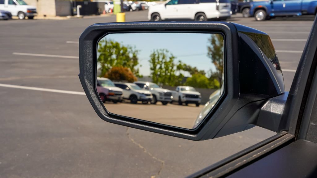 Used 2025 GMC Canyon Elevation w/ Convenience Package image 25