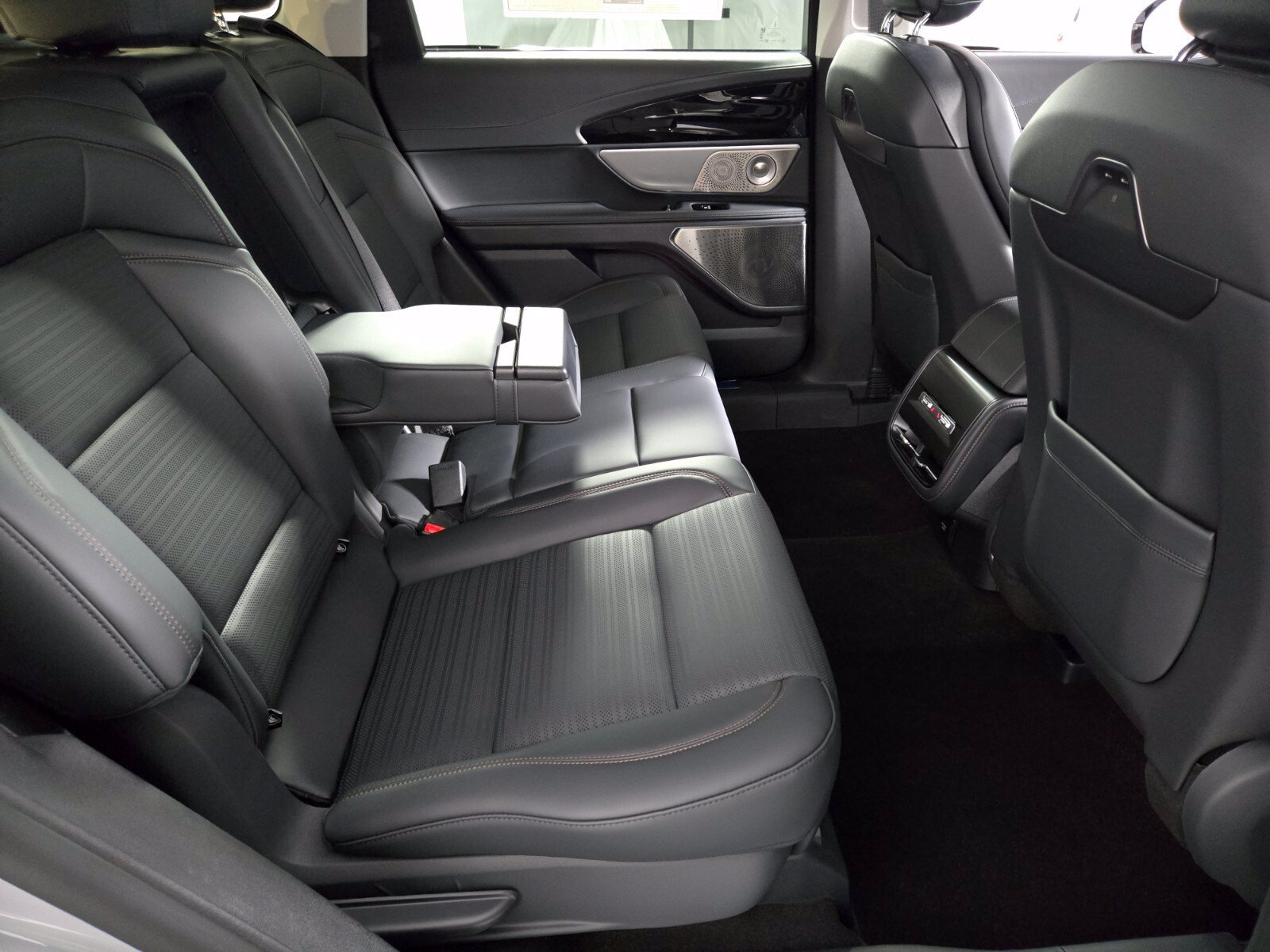 New 2026 Lincoln Nautilus Reserve AWD/4WD image 19