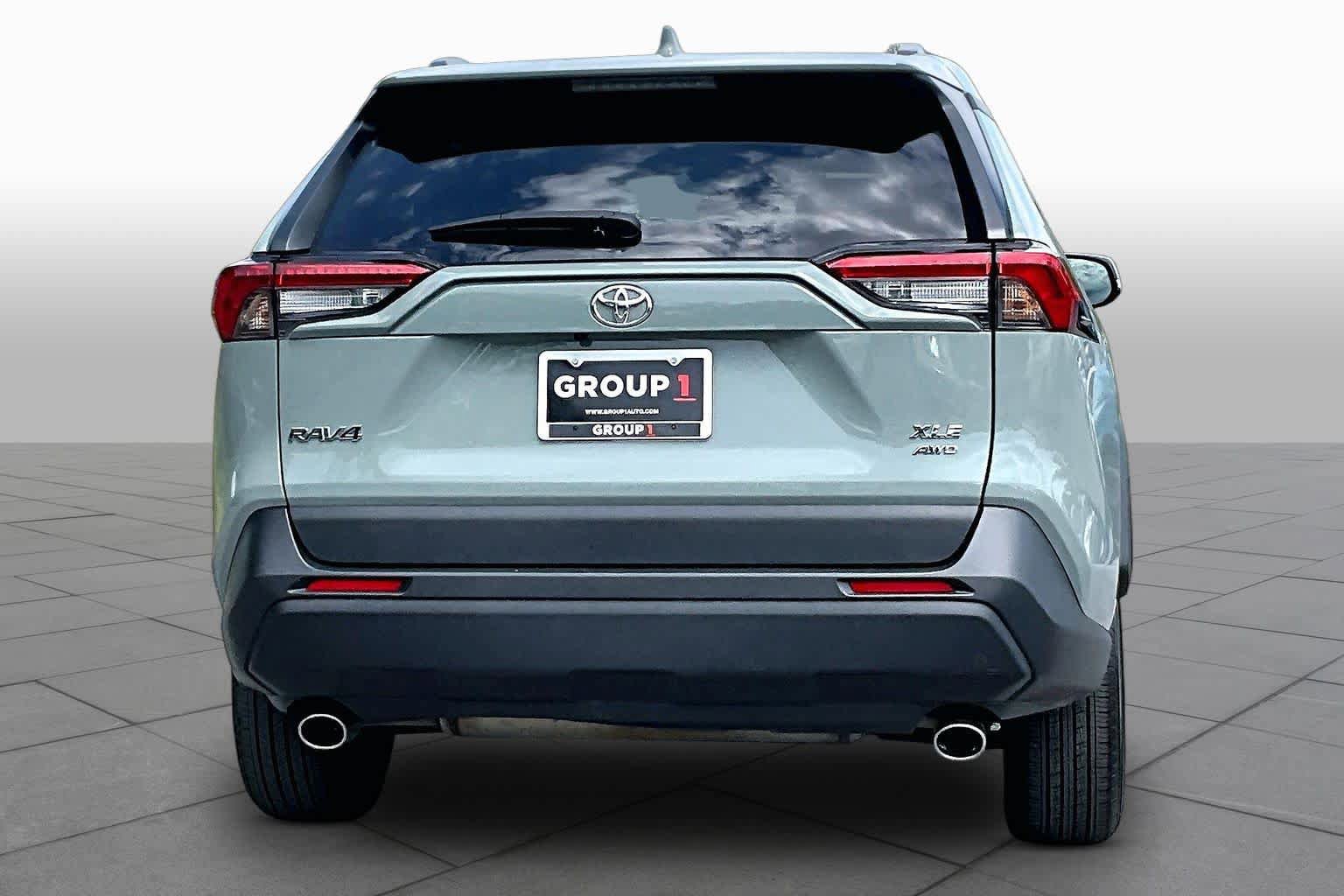 Used 2023 Toyota RAV4 XLE AWD/4WD image 5