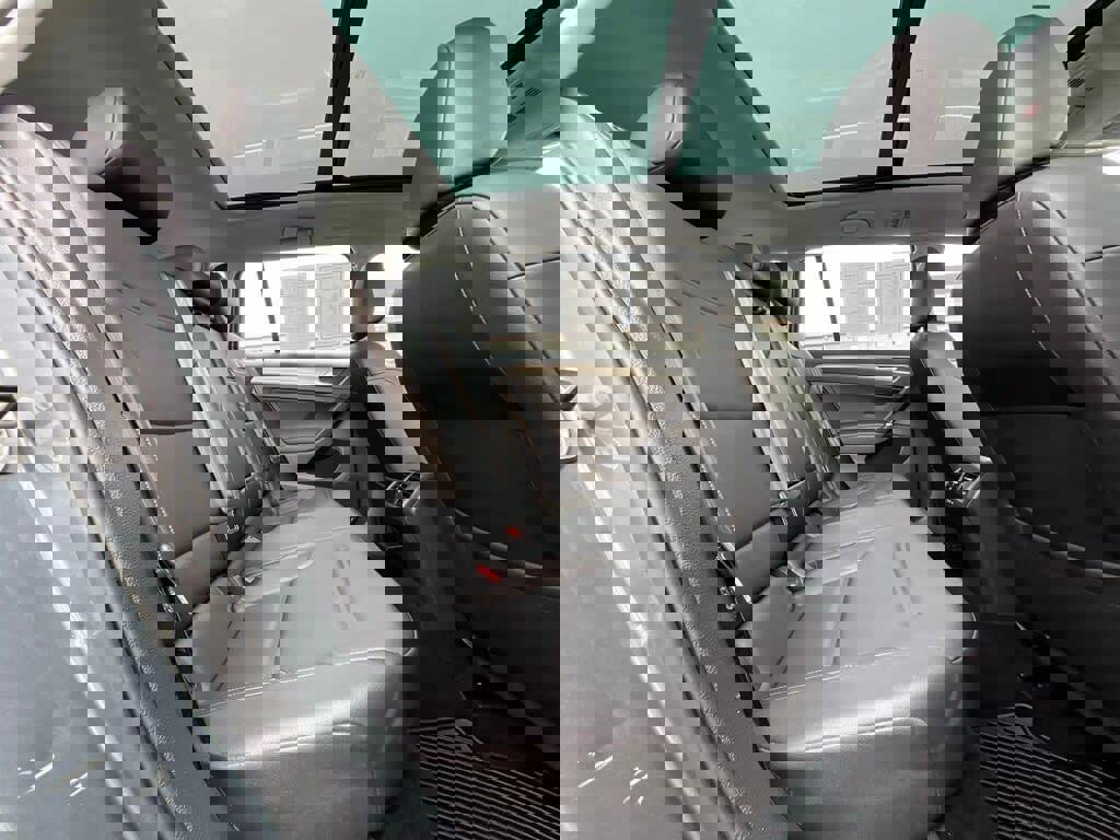 Used 2016 Volkswagen Golf SE w/ Lighting Package image 14