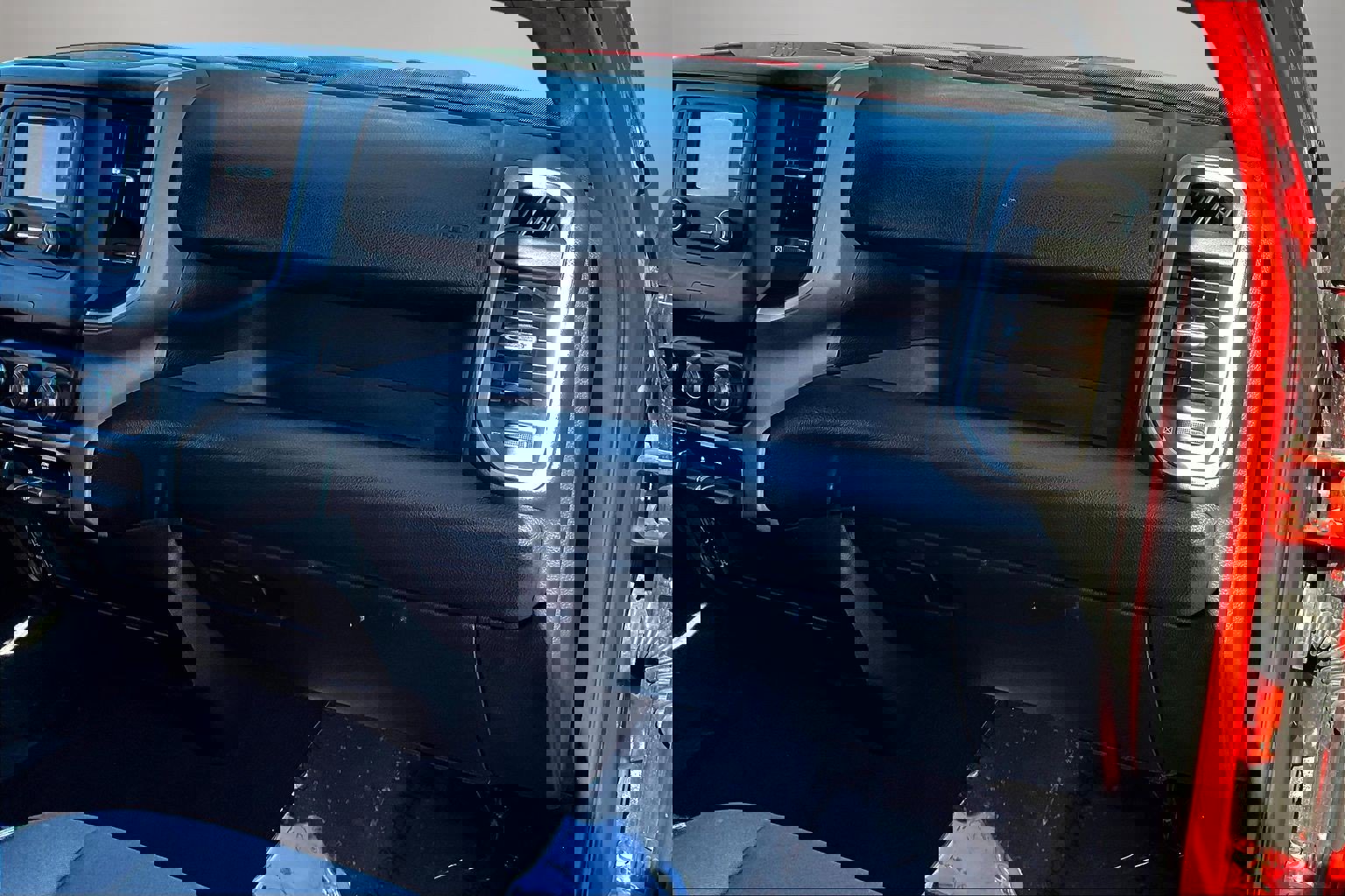 Used 2024 RAM 2500 Big Horn image 27