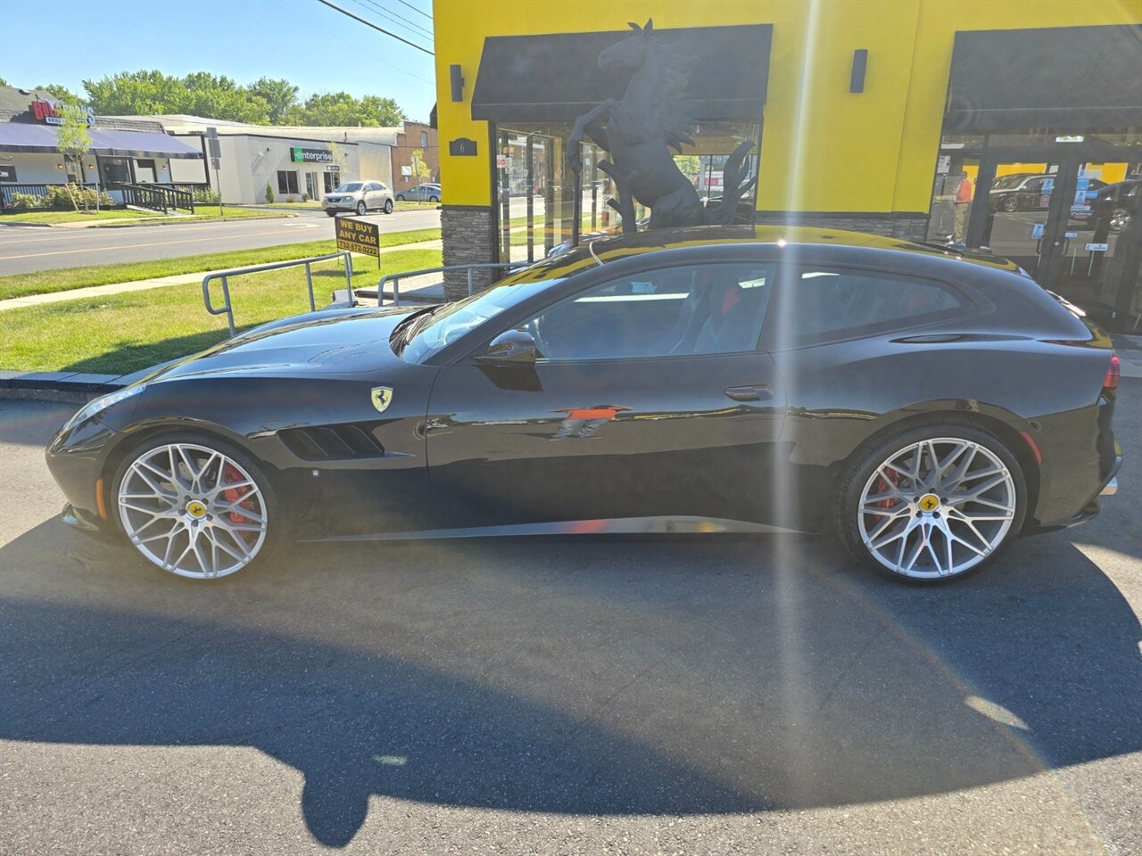 Used 2017 Ferrari GTC4Lusso AWD/4WD image 40