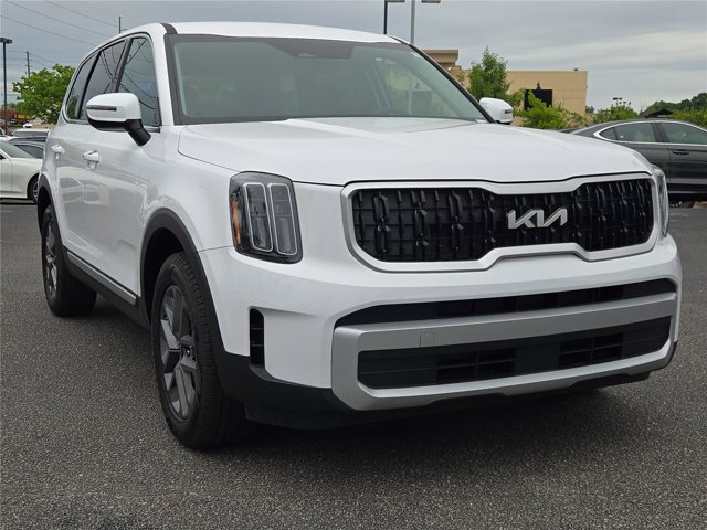 Used 2025 Kia Telluride LX FWD image 8