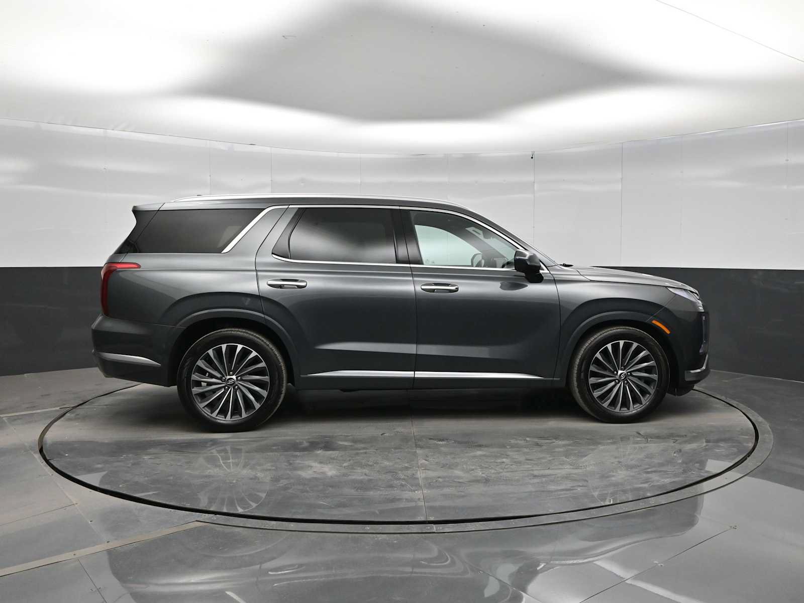 Used 2024 Hyundai Palisade Calligraphy AWD/4WD image 9
