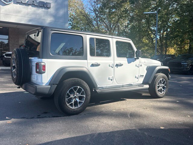 Used 2024 Jeep Wrangler Unlimited Sport AWD/4WD image 16