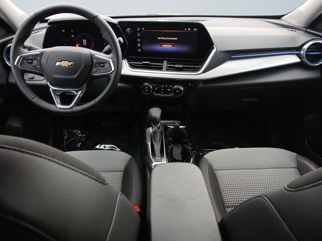 Certified 2025 Chevrolet Trax LT w/ Driver Confidence Package FWD image 10