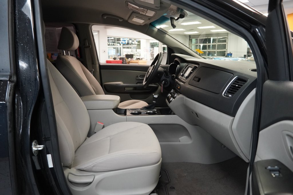 Used 2019 Kia Sedona L image 27