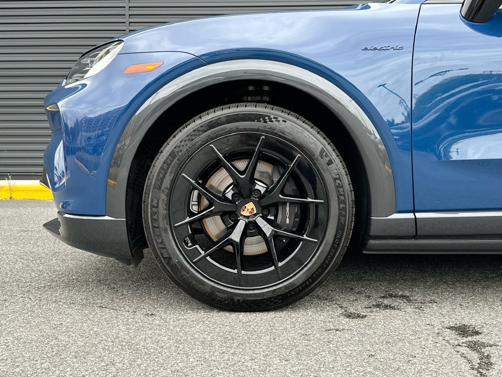 New 2026 Porsche Cayenne Electric AWD/4WD image 33