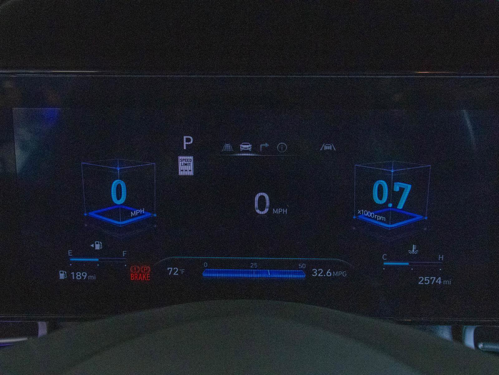 Used 2025 Hyundai Elantra SEL image 16