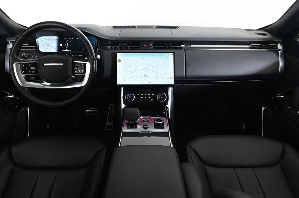 Used 2023 Land Rover Range Rover SE image 9