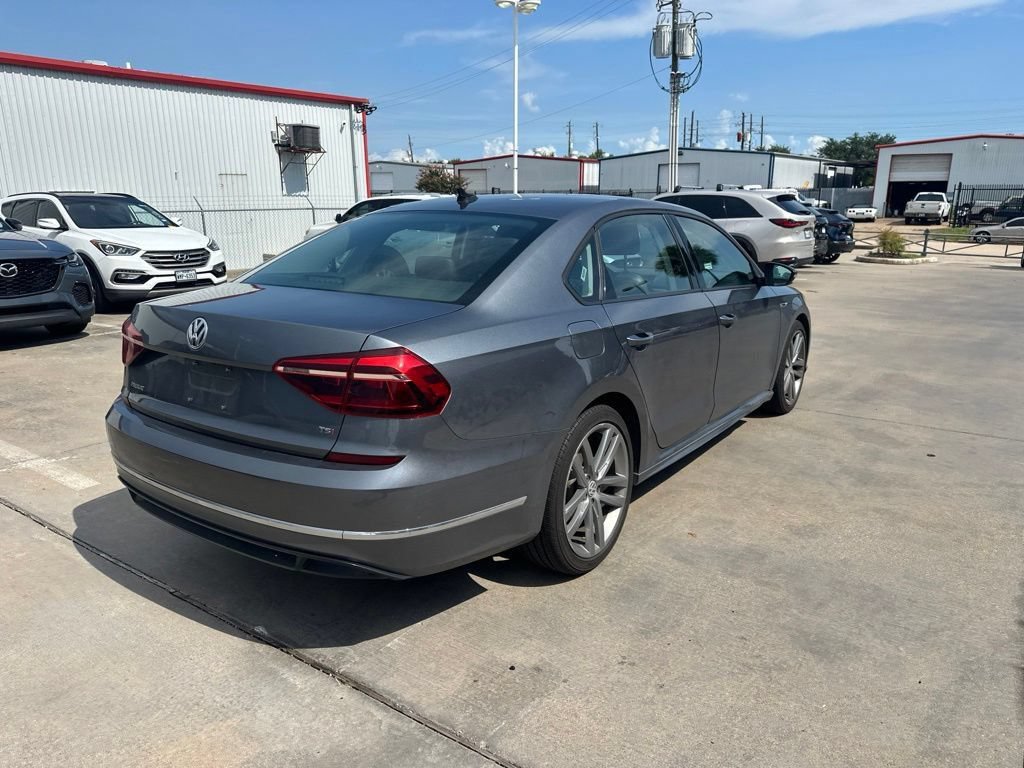 Used 2018 Volkswagen Passat 2.0T FWD image 5