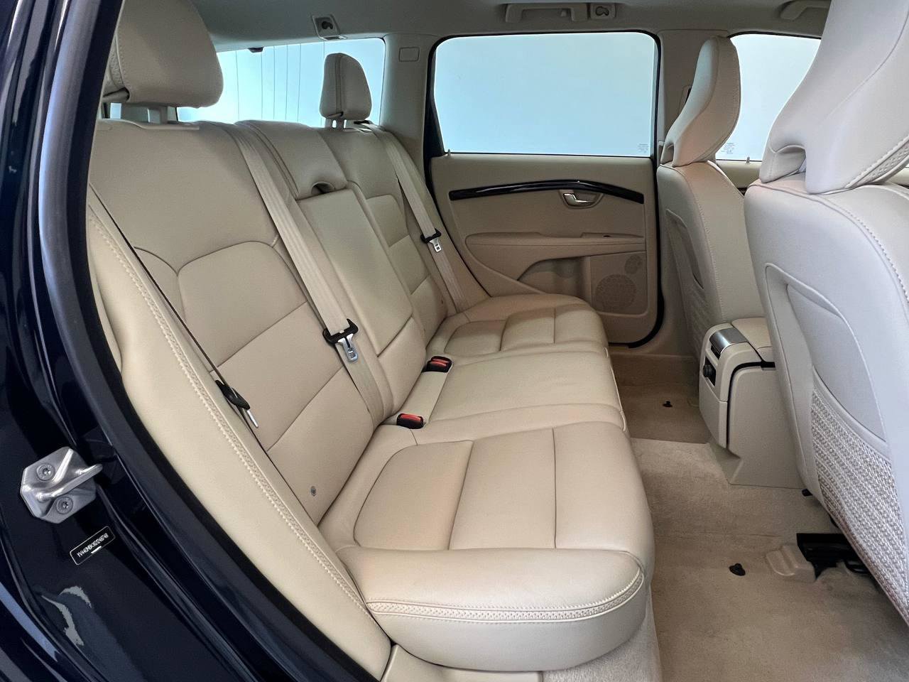Used 2016 Volvo XC70 T5 Premier w/ Proximity Package FWD image 14