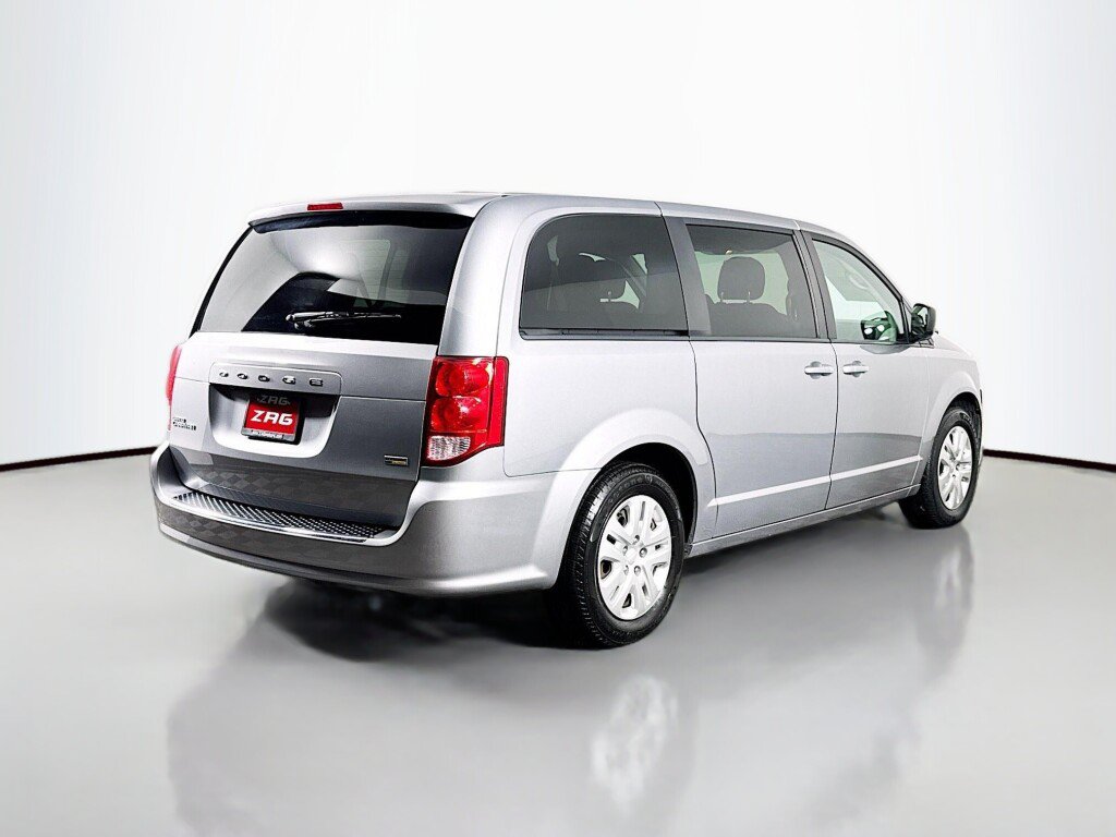 Used 2018 Dodge Grand Caravan SE FWD image 5