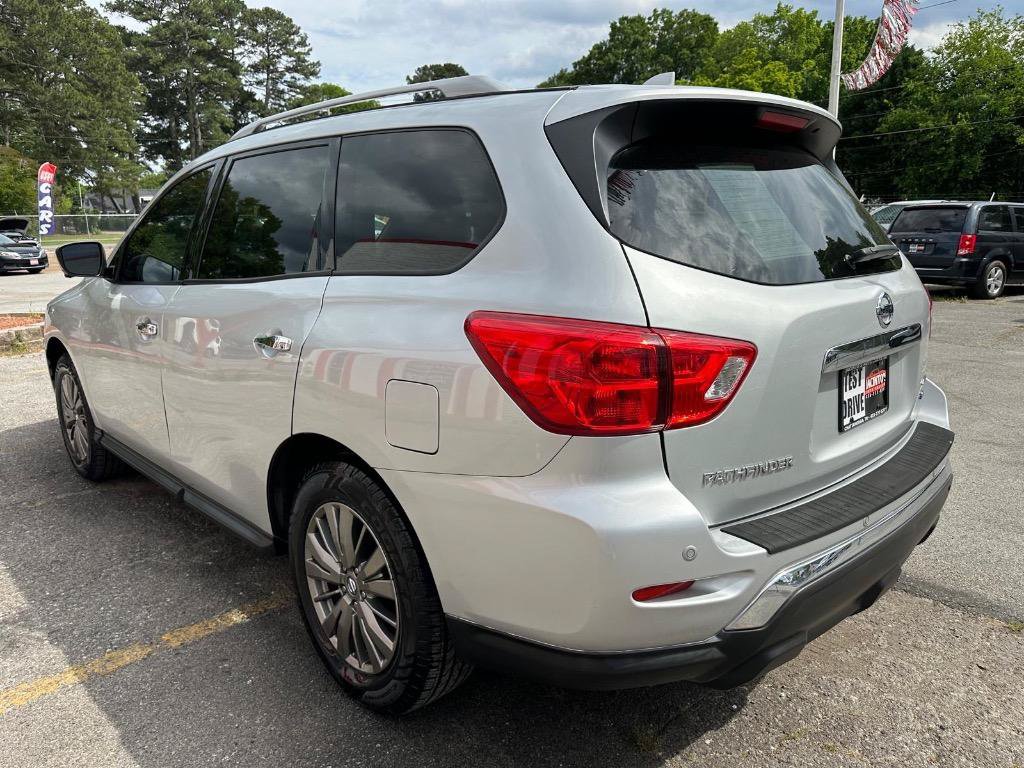 Used 2019 Nissan Pathfinder SL AWD/4WD image 7