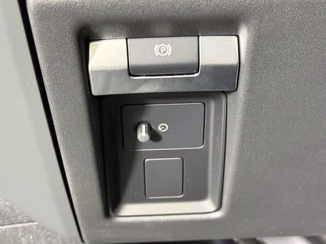 New 2026 Land Rover Defender 110 X-Dynamic SE AWD/4WD image 28