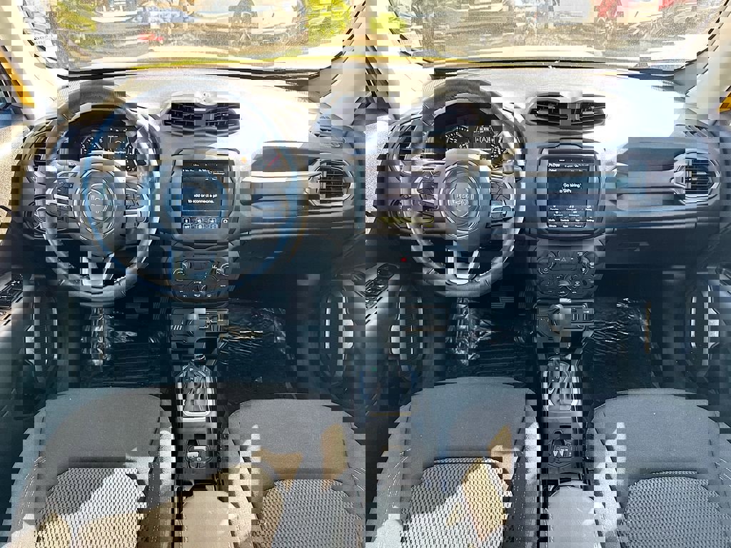 Used 2023 Jeep Renegade Latitude w/ Premium Group image 24