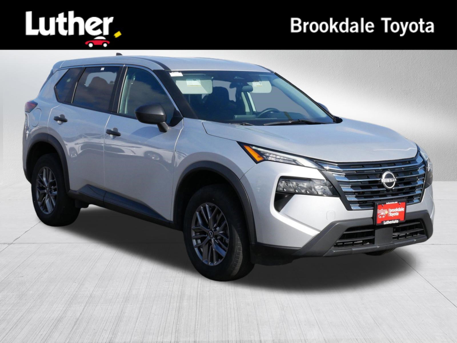 Used 2024 Nissan Rogue S image 1