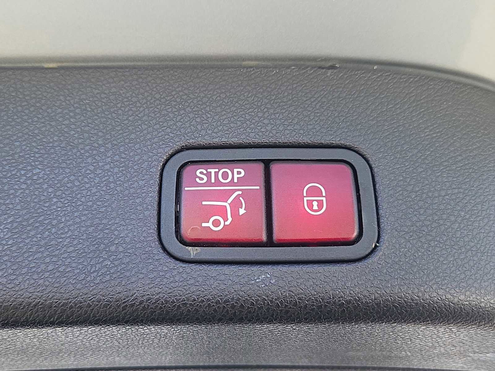 Used 2017 Mercedes-Benz GLS 450 4MATIC image 24