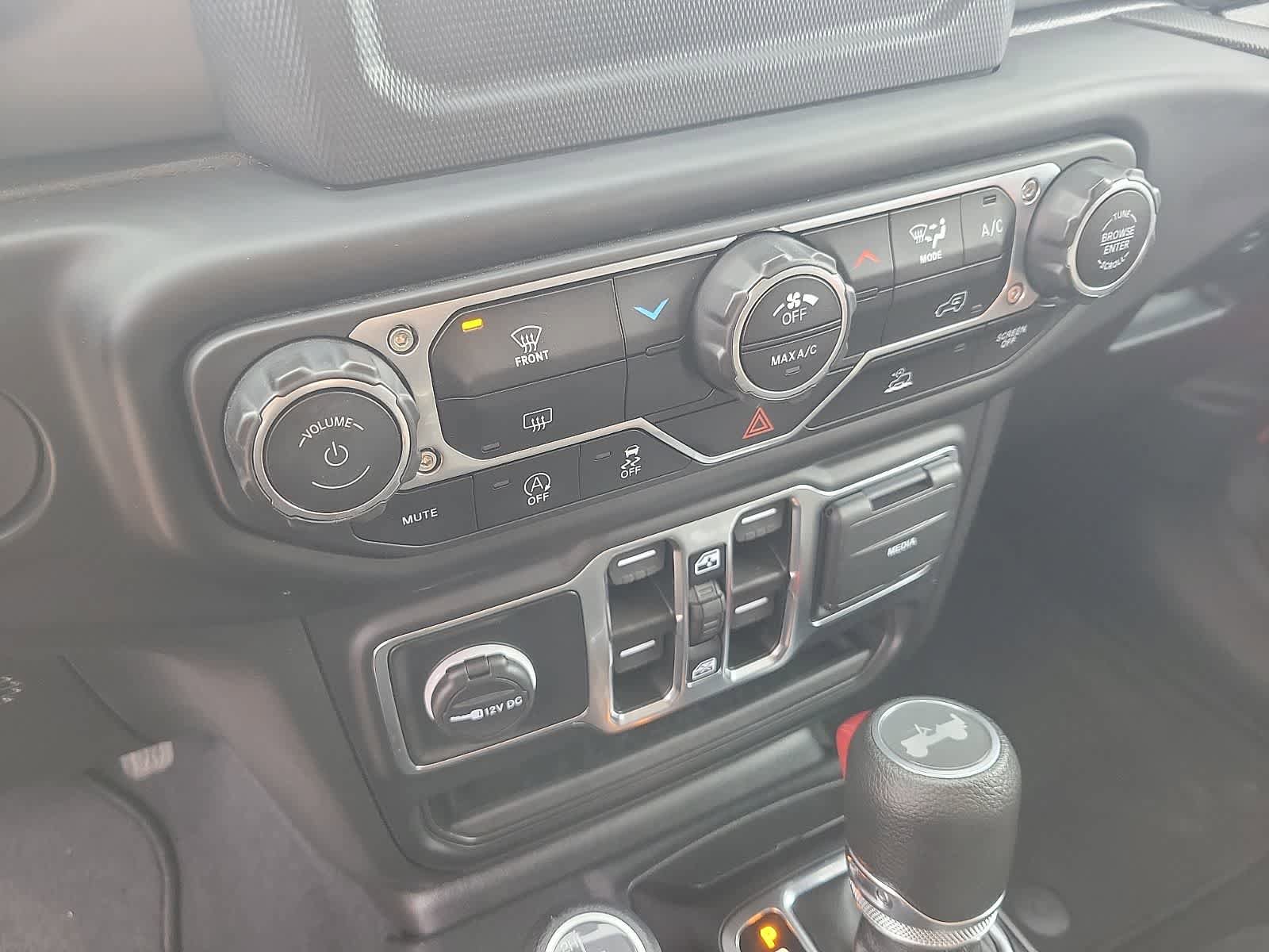 Used 2023 Jeep Wrangler Sport S image 17