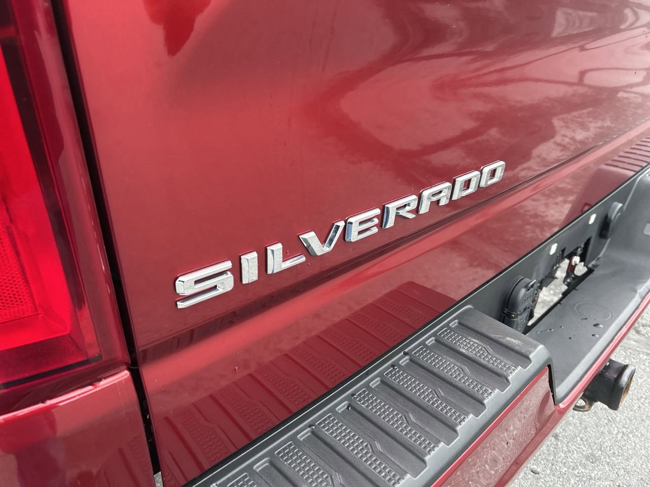 Used 2023 Chevrolet Silverado 1500 RST w/ Z71 Off-Road Package AWD/4WD image 11