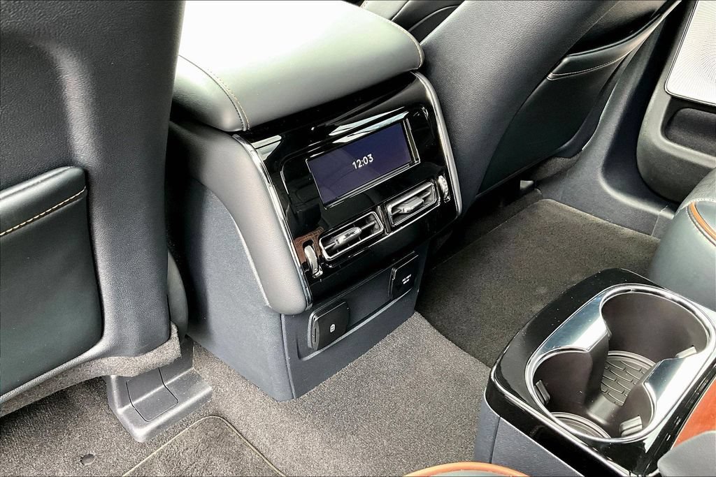 Used 2025 Lincoln Aviator Black Label w/ Jet Appearance Package AWD/4WD image 10