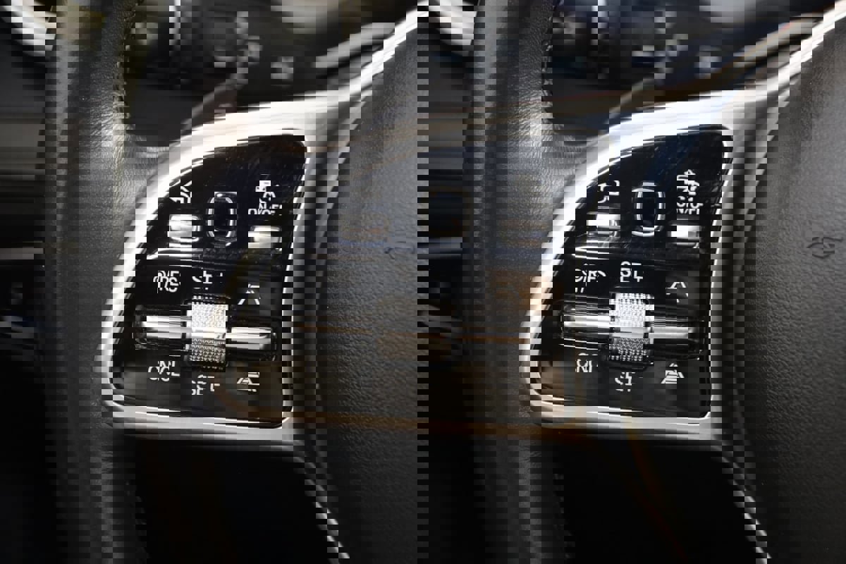 Used 2022 Mercedes-Benz GLC 300 4MATIC w/ Driver Assistance Package image 47