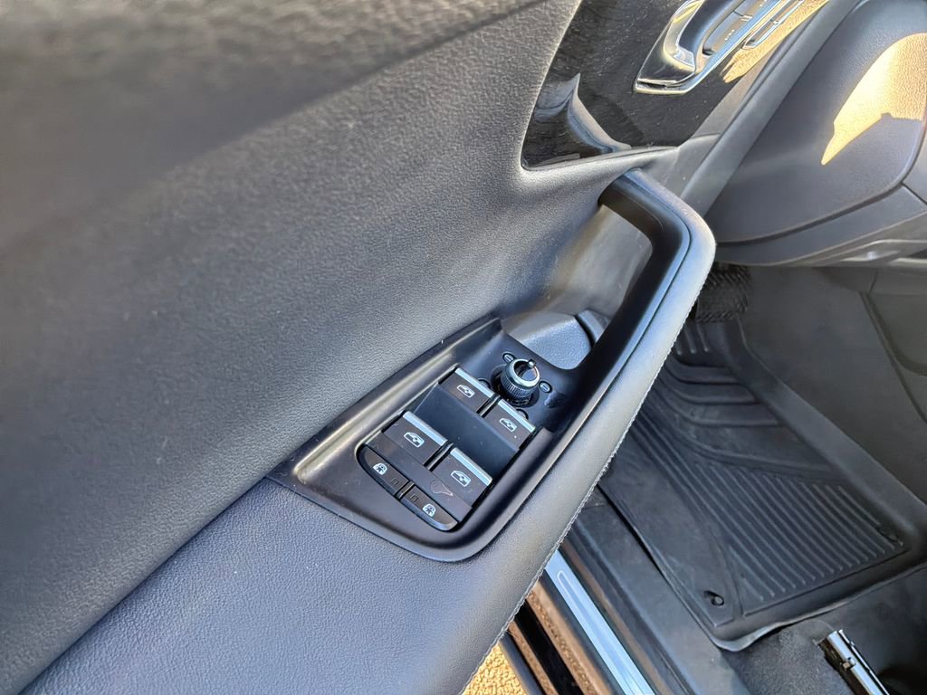 Used 2024 Audi Q7 3.0T Premium Plus image 2