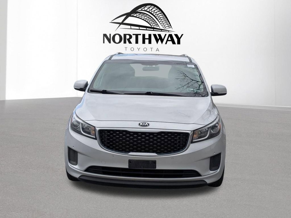 Used 2017 Kia Sedona LX w/ LX Essentials Premium Package image 9