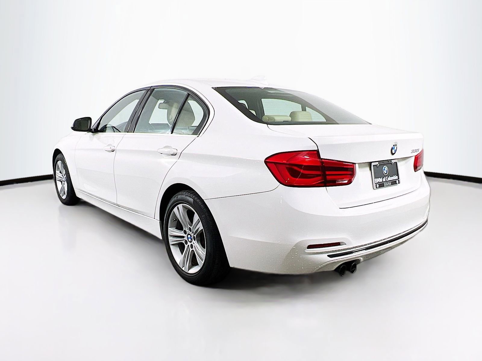 Used 2017 BMW 330i Sedan RWD image 5