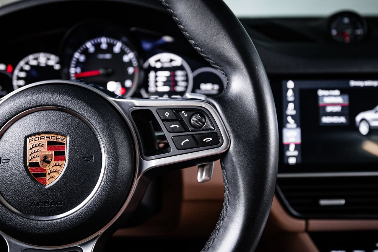 Used 2019 Porsche Cayenne AWD/4WD image 16